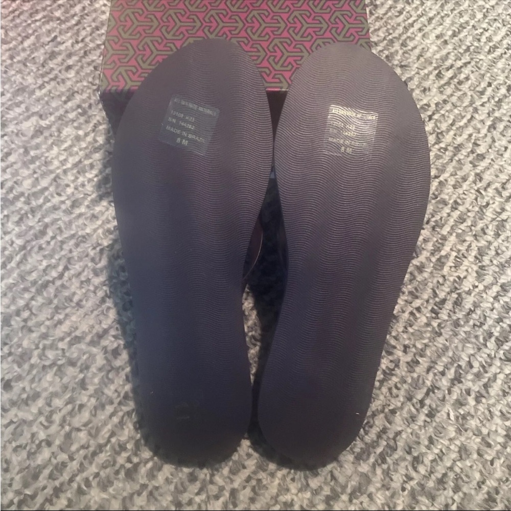 NWB Tory Burch Kira Thin Flip Flops, Size 8 Color Deep Purple 502 - Picture 3 of 11